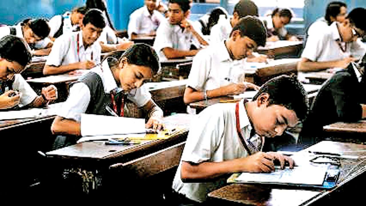 महाराष्ट्रात 1 ते 9वी आणि 11वीच्या परीक्षा एप्रिलच्या शेवटच्या आठवड्यात होणार, मे मध्ये निकाल लागण्याची शक्यता
