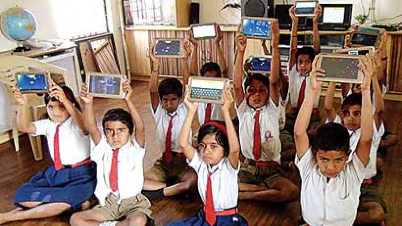 महाराष्ट्रातील अनोखी शाळा जी रविवारीसुद्धा भरते !