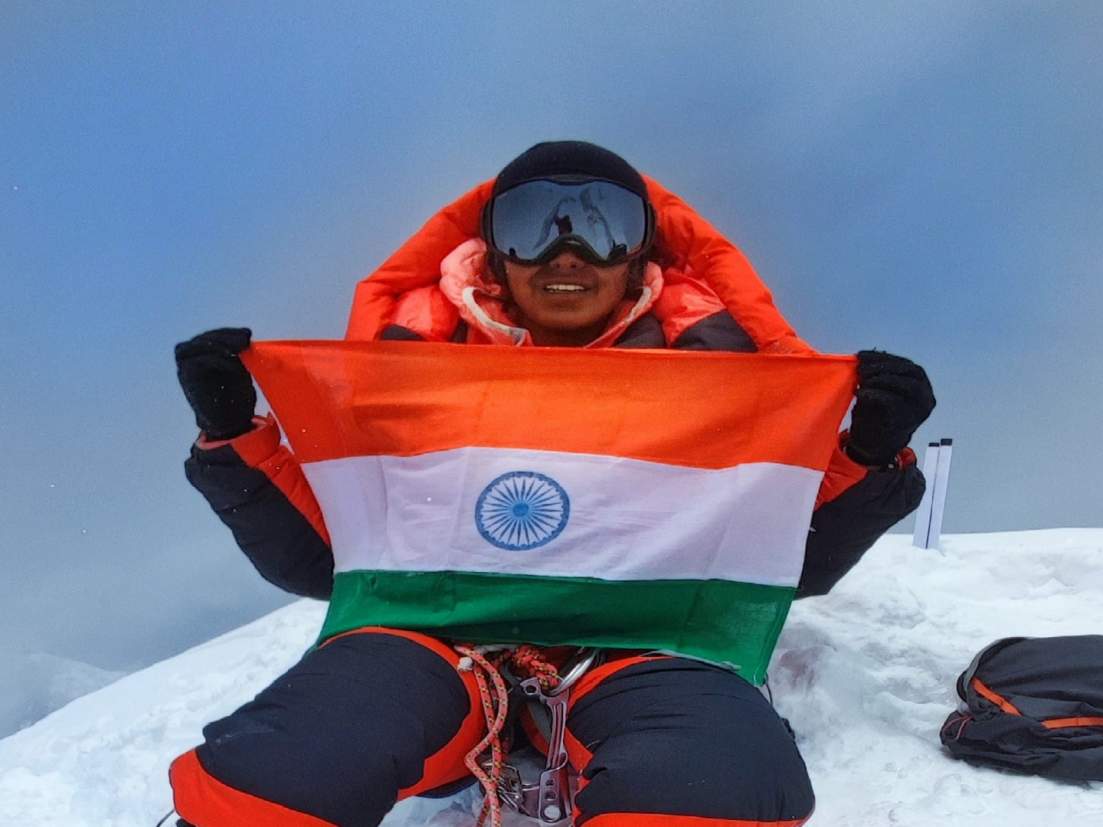 कोल्हापूरच्या कस्तुरीने सर केले माउंट एव्हरेस्ट; शालेय शिक्षण मंत्र्यांनी ही ट्वीट करत केले अभिनंदन