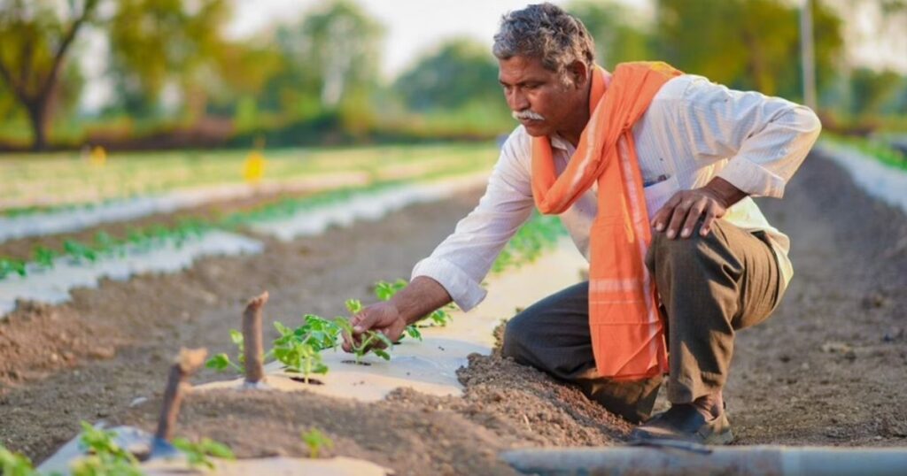 प्रश्न एवढाच आहे की आता बोलावं की बोलू नये!!